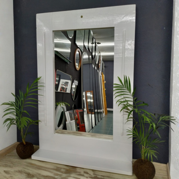 Madera 80 × 50 cm · con repisa